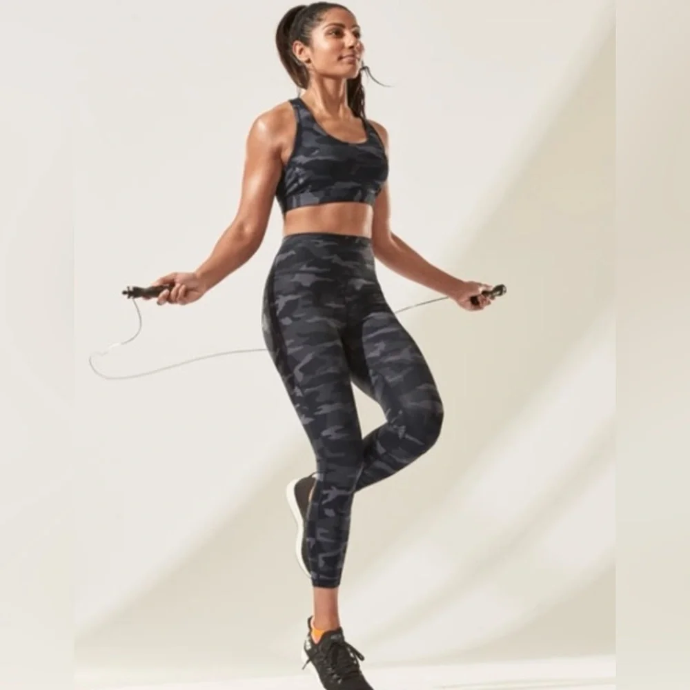 Athleta Lightning Camo 7/8 Tights Sz Sm